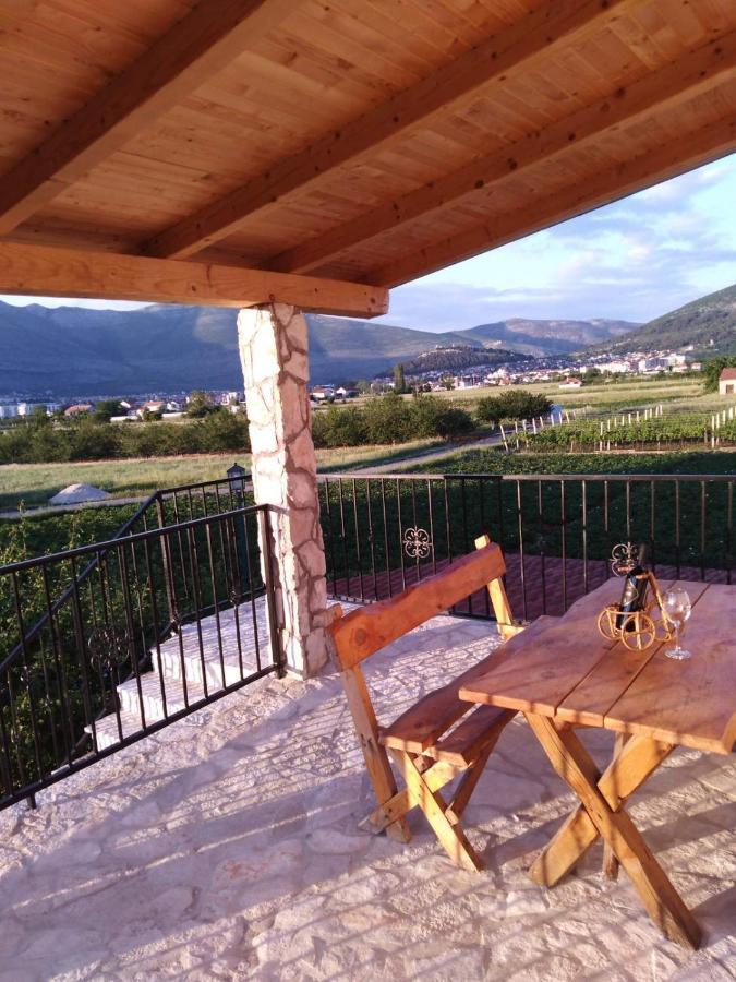 Vinarija "Delmo" Apartments Trebinje Esterno foto