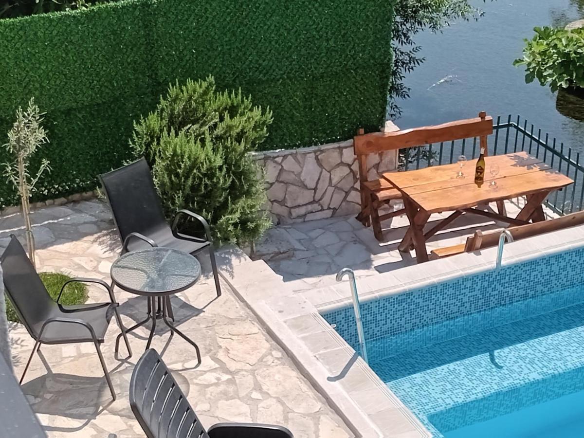 Vinarija "Delmo" Apartments Trebinje Esterno foto