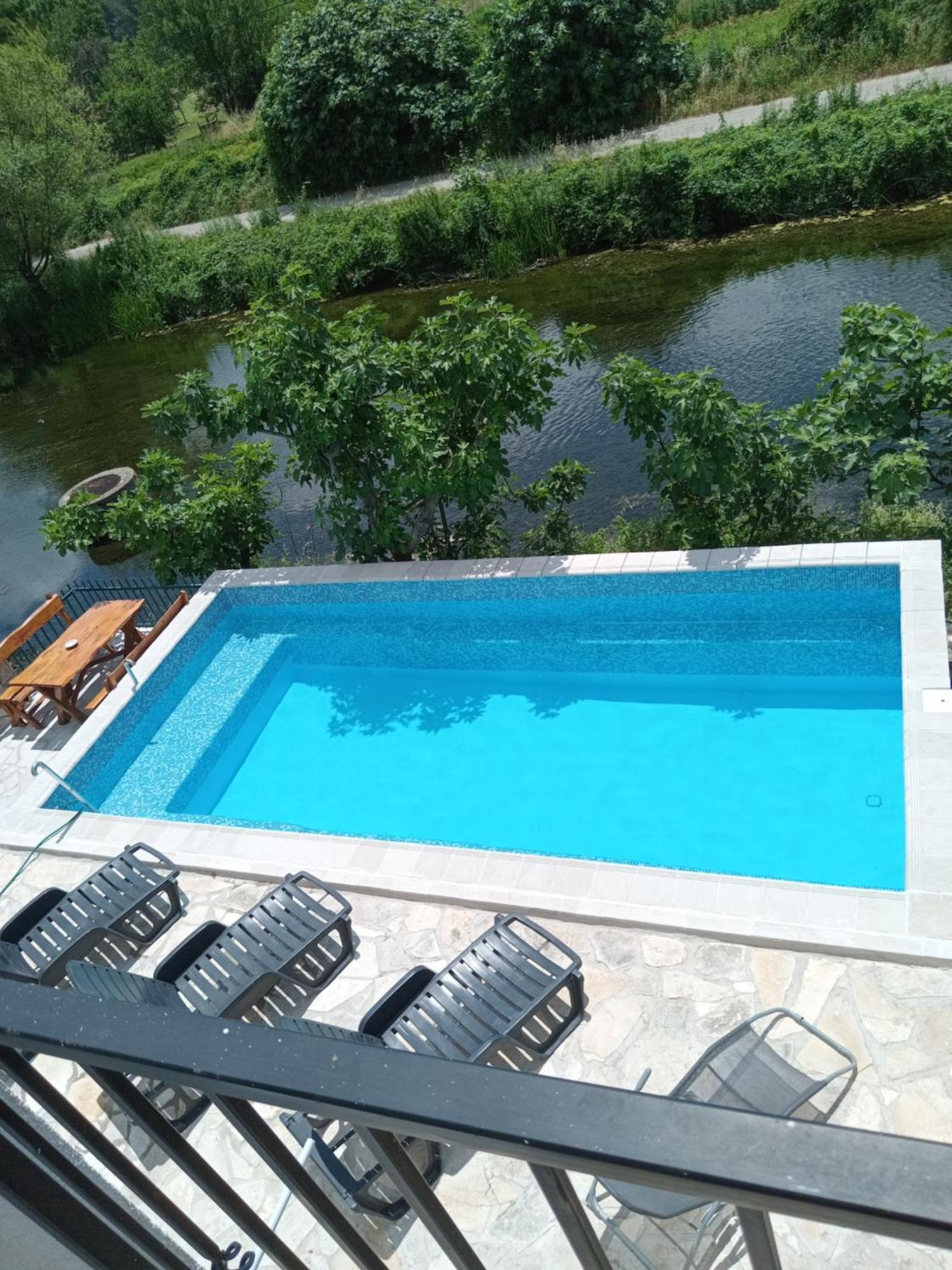 Vinarija "Delmo" Apartments Trebinje Esterno foto